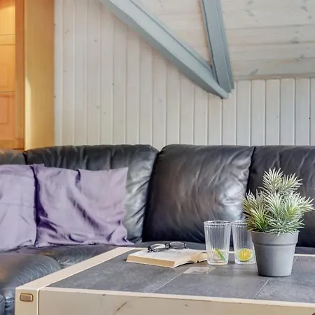 Gunloeg - 3-1km From The Sea By Interhome