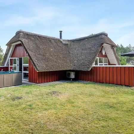 Gunloeg - 3-1km From The Sea By Interhome *
